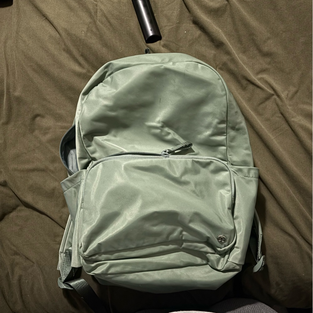 Lululemon 22L backpack